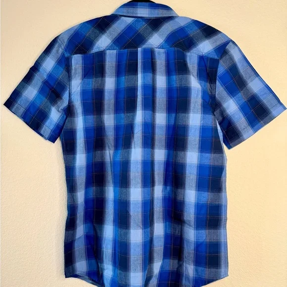 Levi's Men's Blue Checkered Shirt - Picture 2 of 3